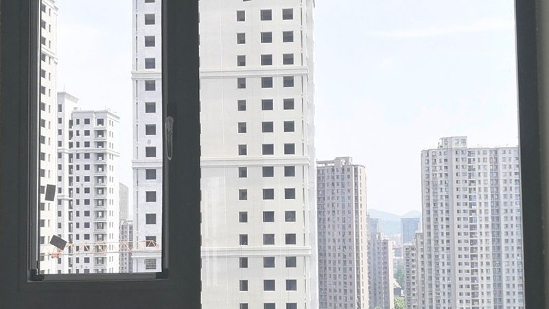 铝合金防火窗材质厚度标准解析：安全与性能的双重考量